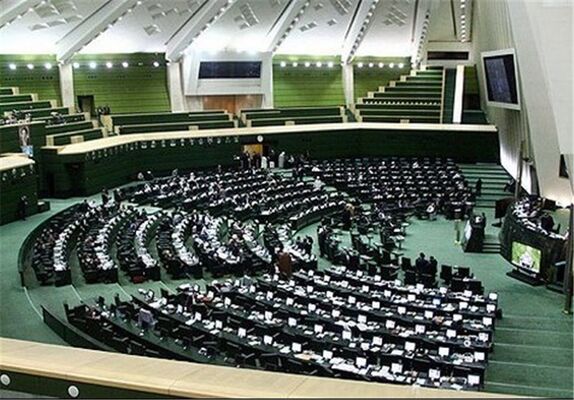 شعار الله‌اکبر نمایندگان در صحن علنی مجلس