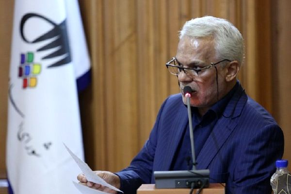 امتناع مسئولان مترو از پاسخگویی به نمایندگان شورا/ دستفروشان باید ساماندهی شوند