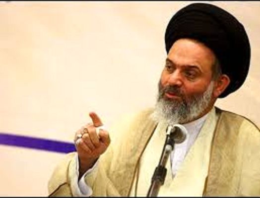 دشمن سعی در تخریب چهره روحانیت در بین مردم دارد