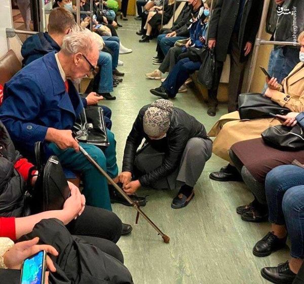 فرشته‌ ای محجبه در مترو + عکس