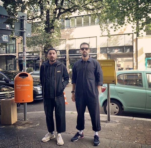 نوید محمدزاده و دوستش در خارج از کشور + عکس