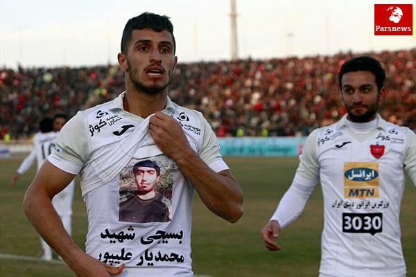مهاجم پرسپولیس: مگر می شود روی حرف آقاسید حرف زد؟/ برای استقلال کری نمی خوانم