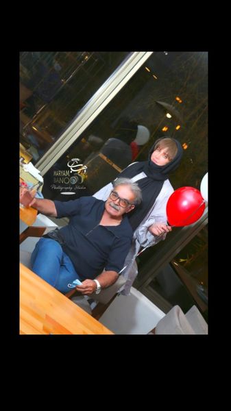 رستوران گردی شراره رخام و بازیگر معروف + عکس