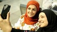بازیگر خانم در لباس عروس در کنار بیتاسحرخیز+عکس