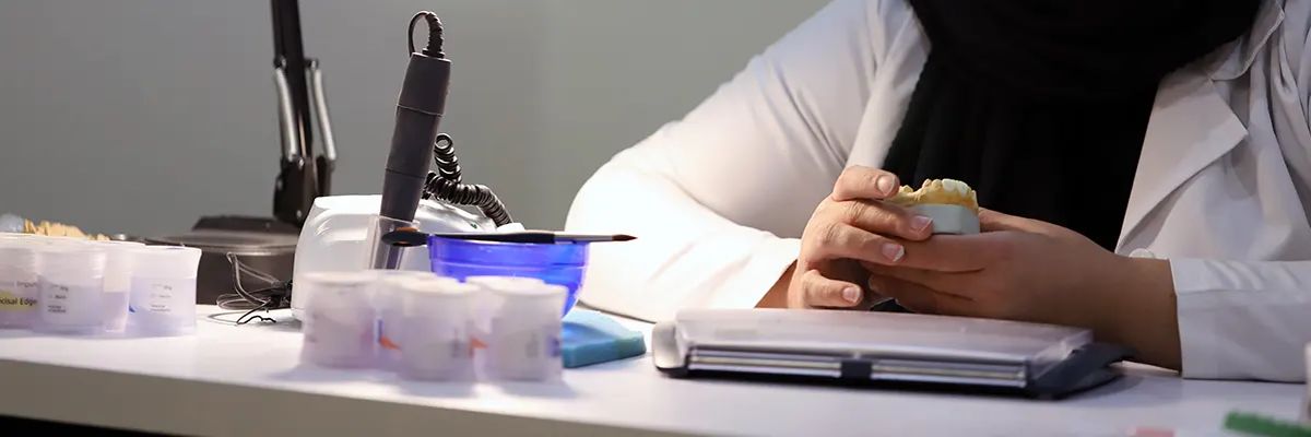 لابراتوار دندانسازی پردرآمدترین شغل 10 سال آینده در ایران
