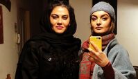 استایل پاییزی نیلوفر پارسا در پشت صحنه تئاتر + عکس