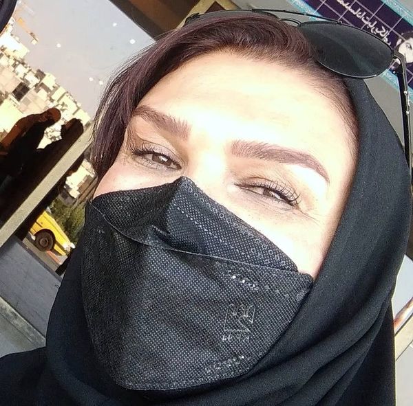 مینا نوروزی با مقنعه + عکس