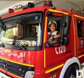 گلزار راننده آتش نشانی شد + عکس