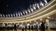 آسمان تهران به یاد شهیدان پدر مدافع حرم نور افشانی می‌شود 