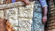 آویزان شدن مهدی سلطانی از دیوار + عکس