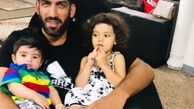 دو کوچولوی ناز در آغوش حامد حدادی