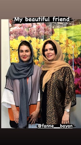 گلوریا هاردی و دوستش در گالری + عکس