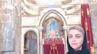 خانم بازیگر در یک‌کلیسا + عکس