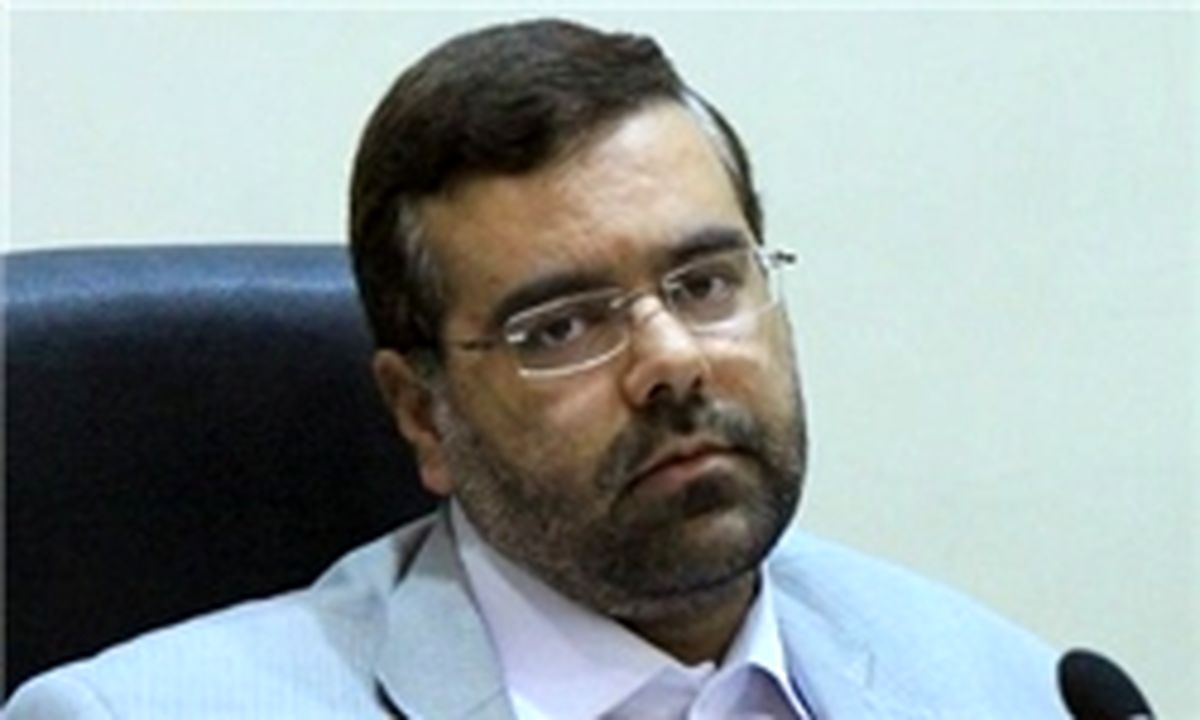 احمدزاده‌: عاشق احمدی‌نژاد هستم