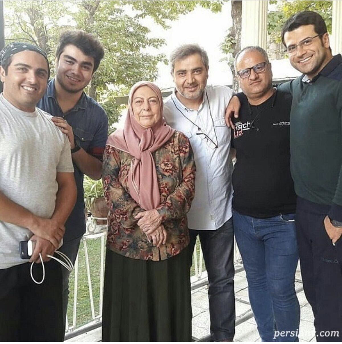 ثریا قاسمی در جمع بچه مهندسی ها + عکس
