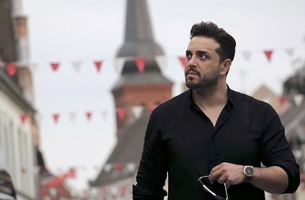 پدرام کریمی از ایران رفت + عکس