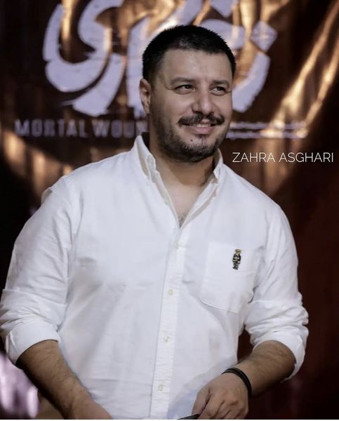 جواد عزتی در اکران آخرین قسمت زخم کاری + عکس