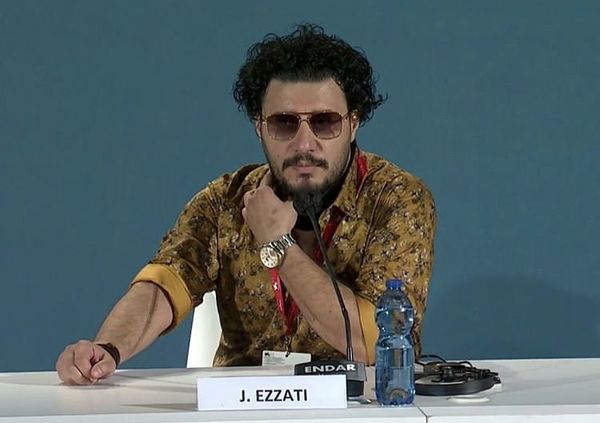 جواد عزتی با تیپی متفاوت + عکس