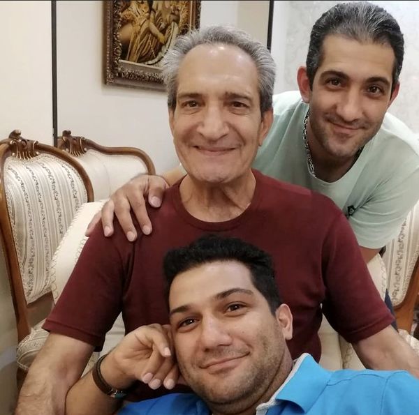 خشایار راد و پسرانش در خانه شان + عکس