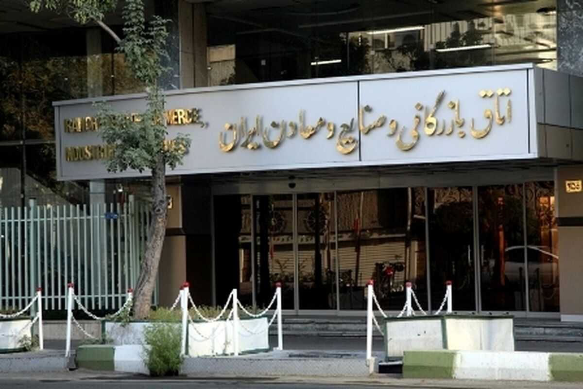 ماجرای شازده ای که می خواست از مسیر «پایش» برود «اتاق»/ تحصیل دانشگاهی در مالزی، سکونت در برج نیاوران