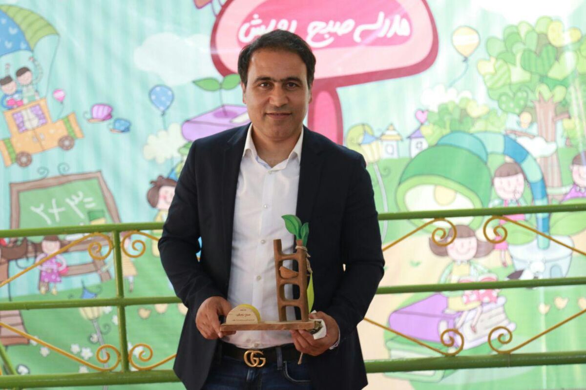 حضور مهدی مهدوی کیا در مدرسه کودکان کار صبح رویش