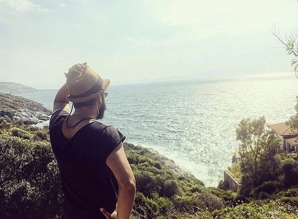 عباس غزالی در هوایی بهاری + عکس