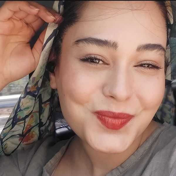 سلفی جدید از سانیا سالاری بازیگر گیسو + عکس