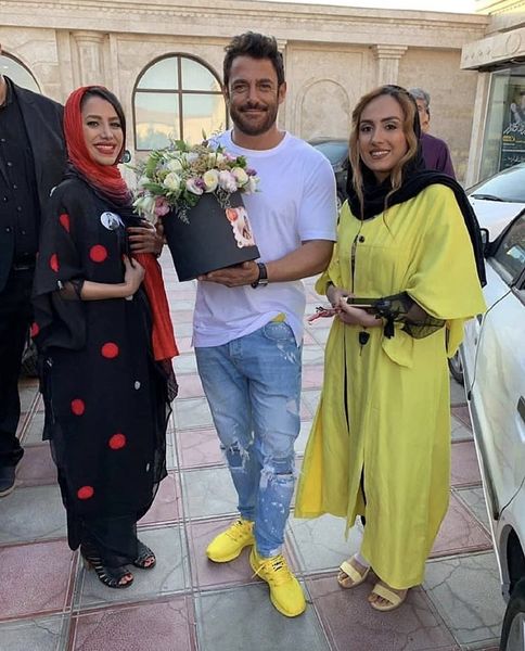 گلزار در کنار هوادارانش + عکس