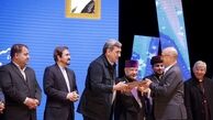 یک همنشینی به مساحت رنگین کمان ادیان جهان