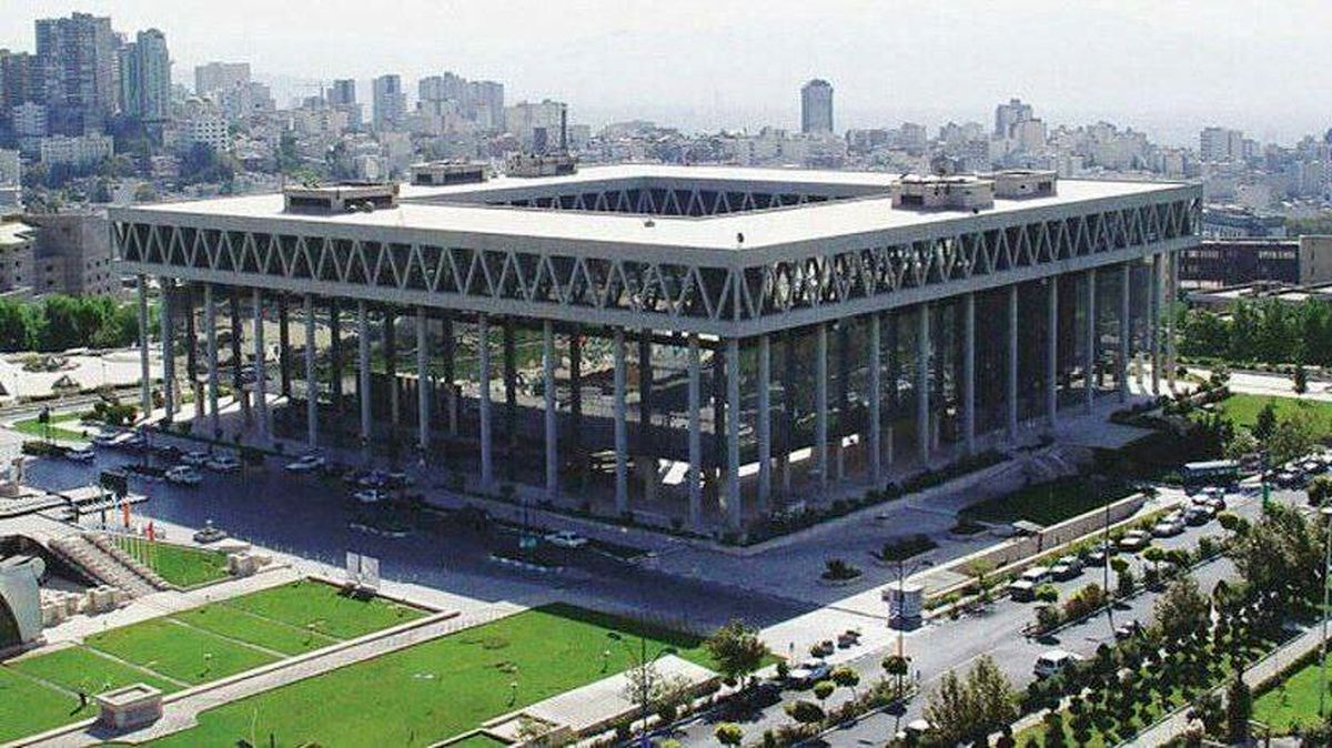 تکلیف ساختمان شیشه ای مشخص شد