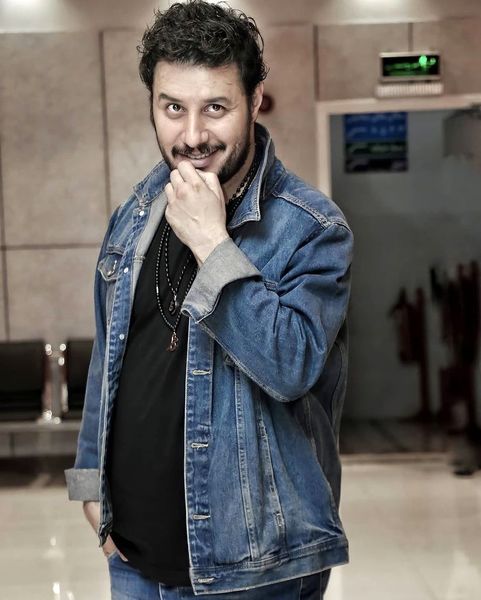 تیپ جین جواد عزتی بازیگر به نام زخم کاری + عکس