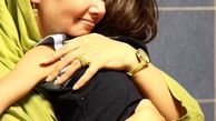 عکس مادرانه کتایون ریاحی در بنیاد کمک