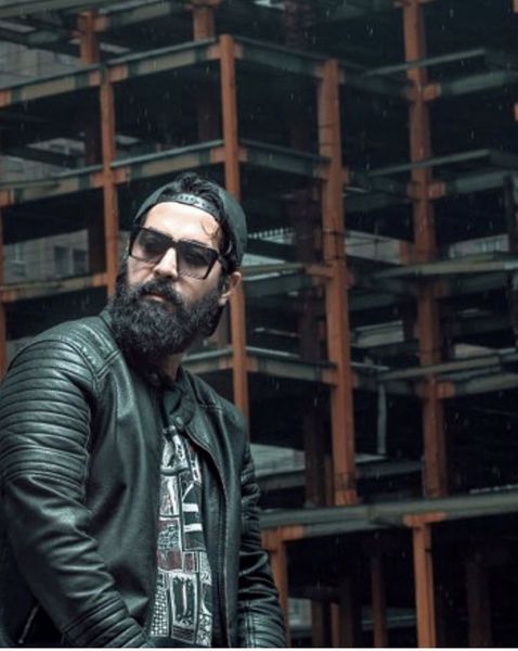 کامران تفتی در ساختمانی نیمه کاره + عکس