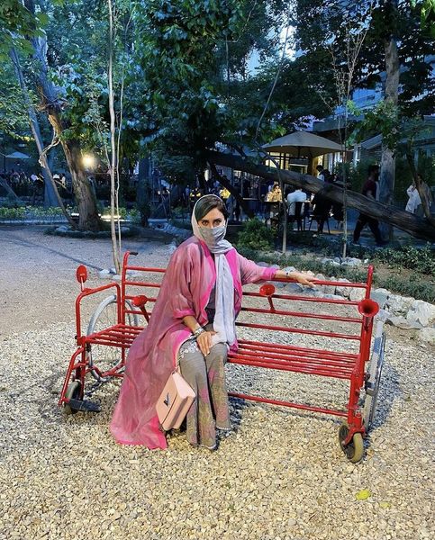 الناز شاکردوست در یک پارک + عکس