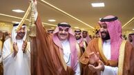محمد
بن سلمان شمشیر طلا هدیه داد