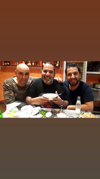 داریوش سلیمی و دوستانش در یک ساندویچی + عکس