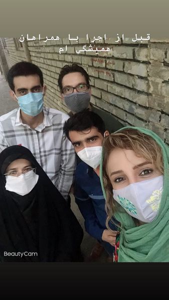 سلفی شبنم قلی‌خانی با دوستانش + عکس 