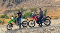 موتور سواری امیرجدیدی و دوستش در دل طبیعت + عکس