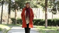 قدم زدن خانم بازیگر در یک پارک + عکس
