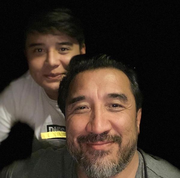 سلفی خداداد عزیزی و پسرش + عکس