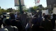 تجمع جمعی از سپرده گذاران تعاونی ولیعصر (عج) مقابل مجلس