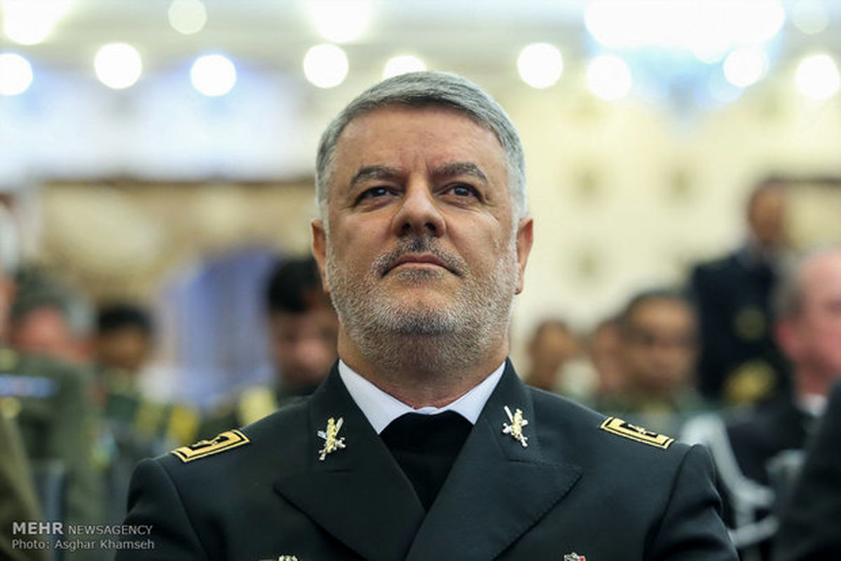 دیدار رئیس سازمان عقیدتی سیاسی ارتش با امیر دریادار خانزادی