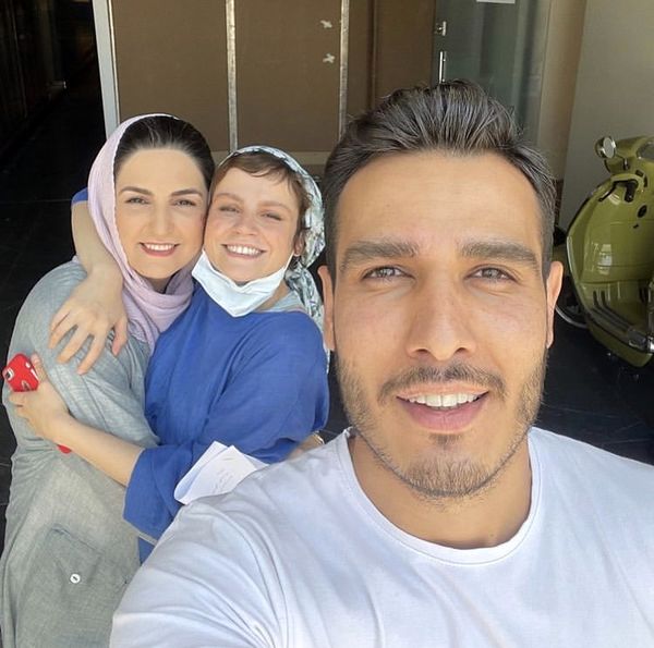 مریم شیرازی و دوستانش در آغوش هم + عکس