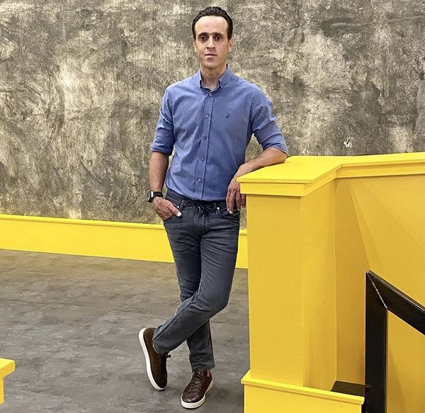 تیپ ساده علی کریمی + عکس