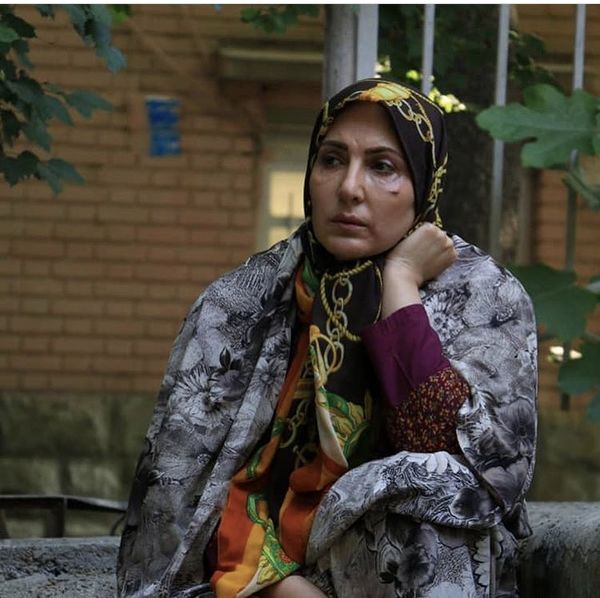 فاطمه گودرزی در حیاطی قدیمی + عکس