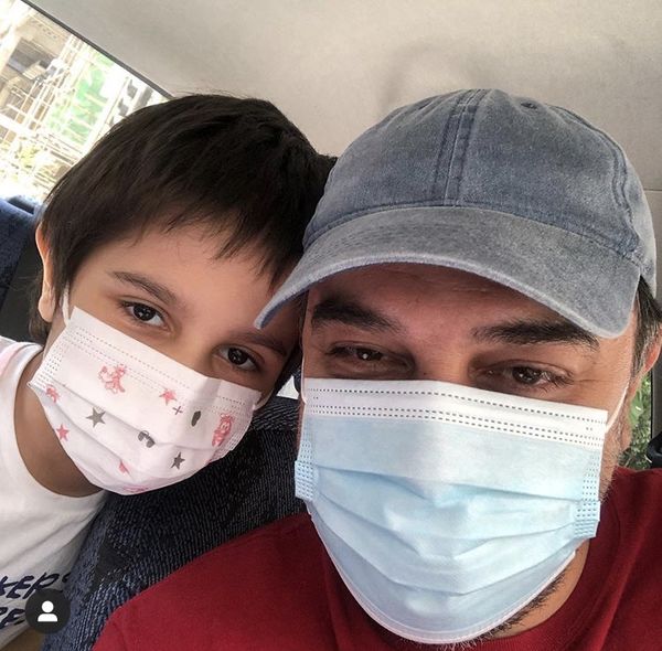 برزو‌ ارجمند و پسرش در ماشین + عکس