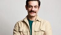 صداپیشه مهمونی به جناب‌‌خان ملحق شد
