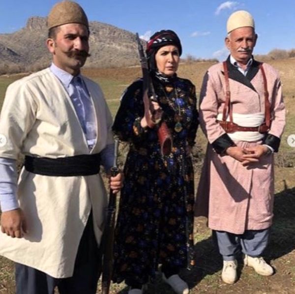 فاطمه گودرزی در کنار دوستان لرش + عکس