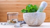 عوارض مصرف خودسرانه داروهای گیاهی