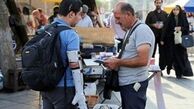 دستفروش نابینایی که از درآمدش به دیگران می‌بخشد‌ +عکس